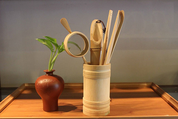 Các loại dụng cụ pha trà cần có
